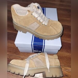 Y2K BC Suede platform shoes. Women's 7